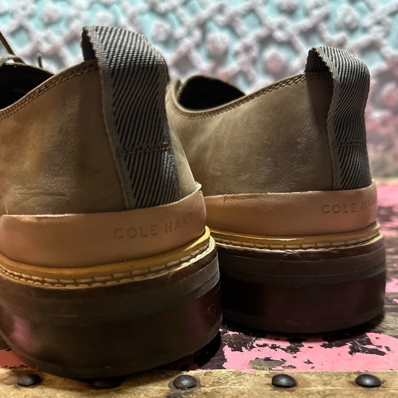 Men’s COLE HAAN brown dress shoes sz 9.5 - worn once - Picture 3 of 7